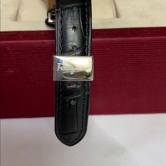 Authentic Salvatore Ferragamo watch main image 8